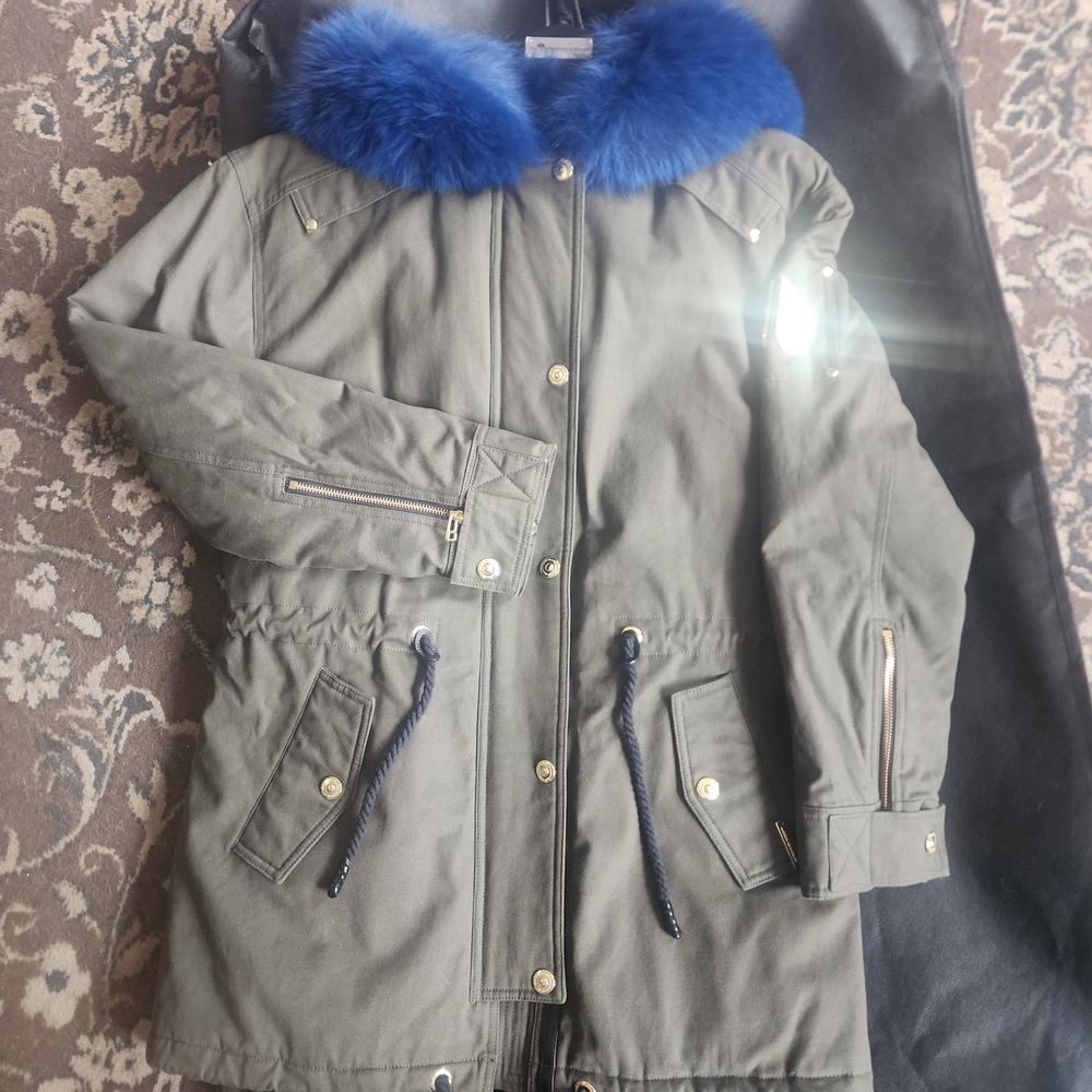 Moose Knuckles Stellar Parka - Picture 2 of 9